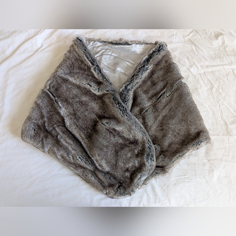 Silver Gray Faux Fur Handcrafted Shawl Bridal Wrap